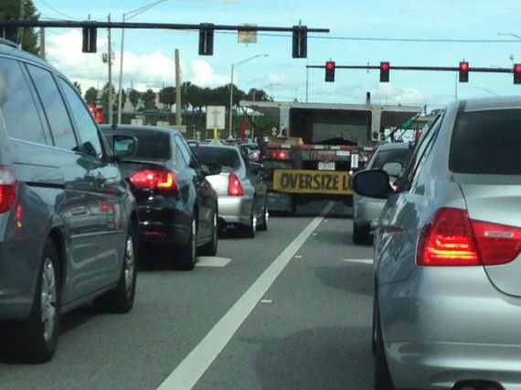 Oversized load at Florida intersection