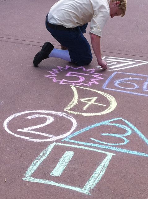 chalk sidewalk art